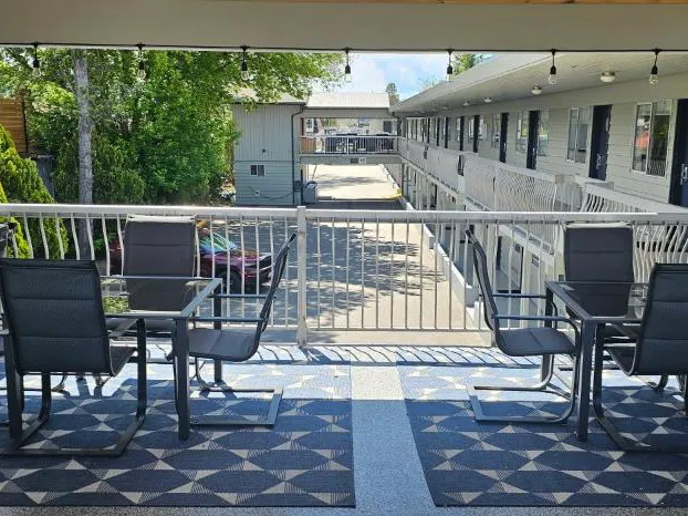 Okanagan Lakefront Resort hotel detail image 3