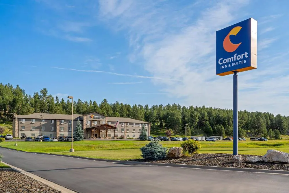 Comfort Inn And Suites Custer hotel hero