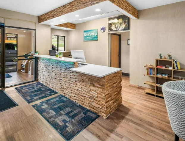 EverSpring Inn & Suites hotel detail image 3