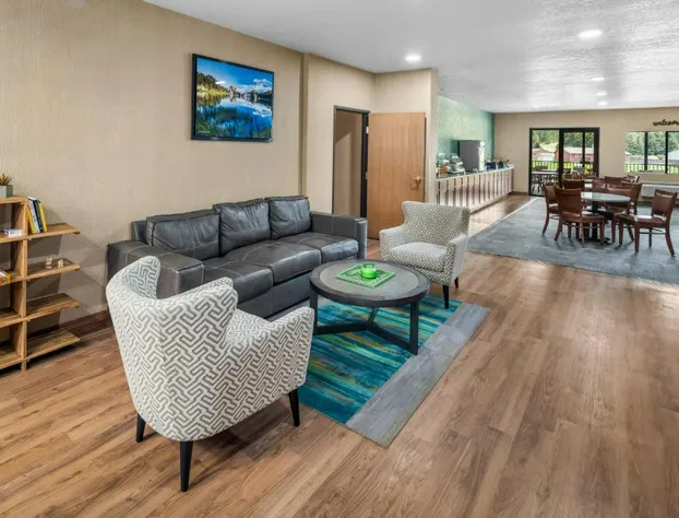 EverSpring Inn & Suites hotel detail image 4