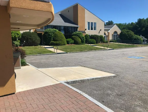 Best Western Plus The Inn at Hampton hotel detail image 3