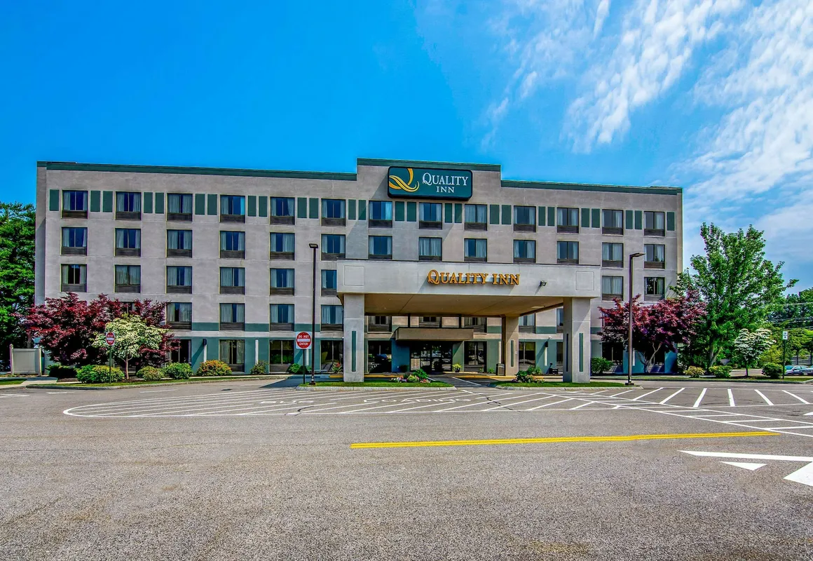 Quality Inn hotel hero