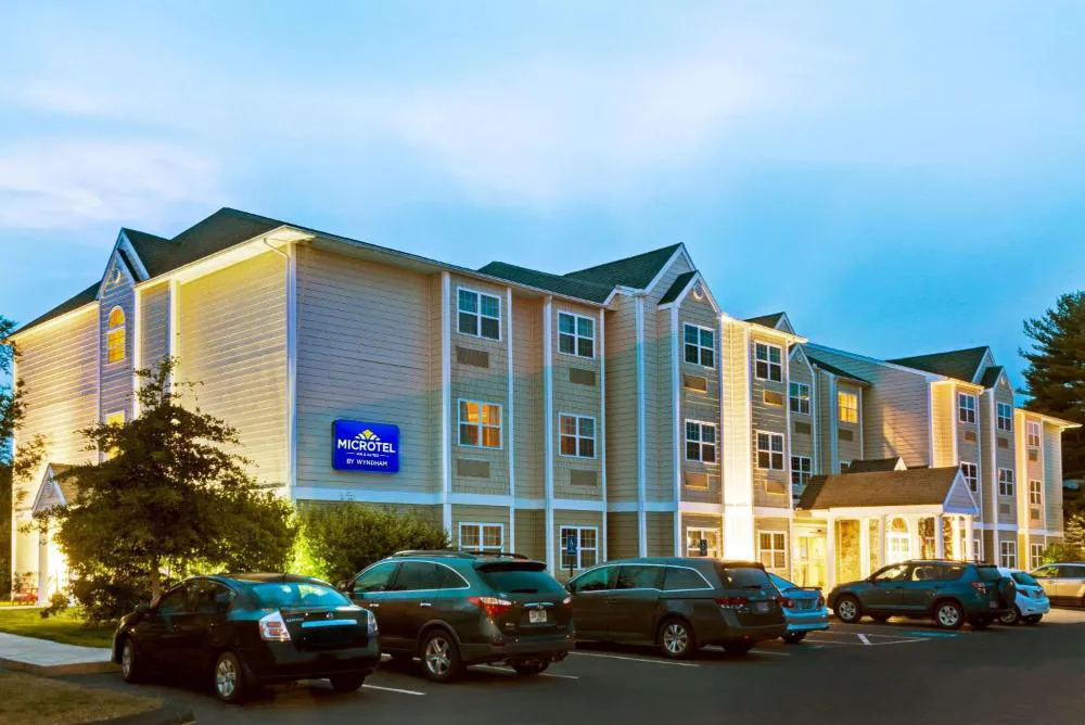 Microtel Inn & Suites by Wyndham York hotel hero