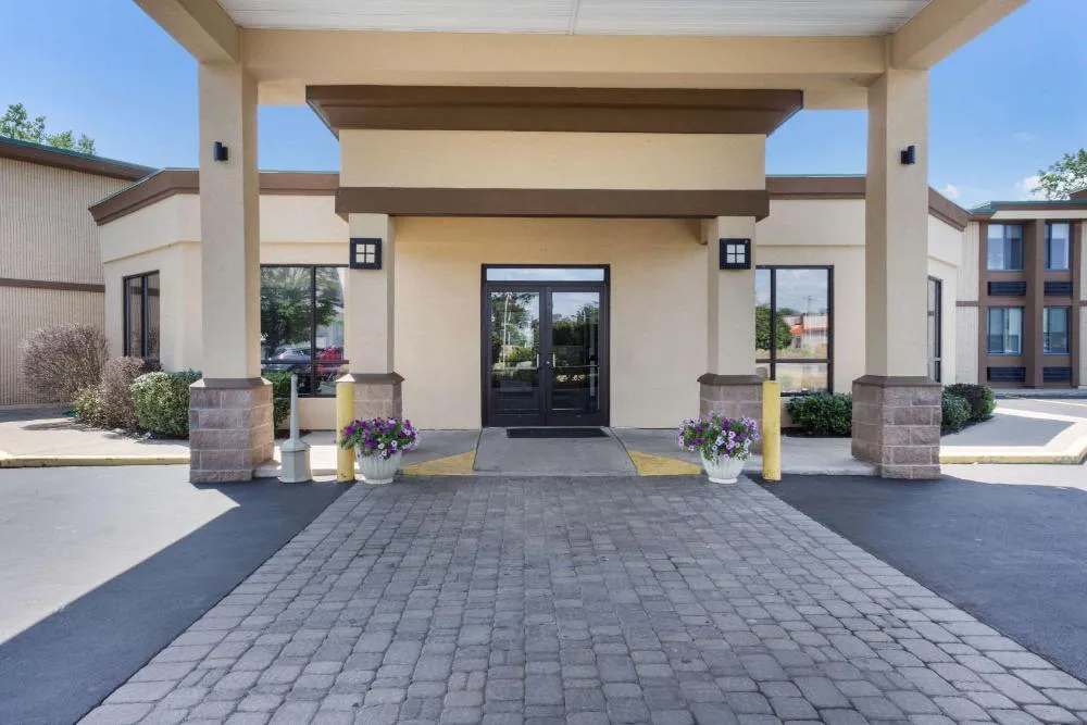 Quality Inn Albany Colonie hotel hero