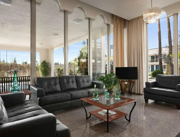 Travelodge by Wyndham Bakersfield hotel detail image 4