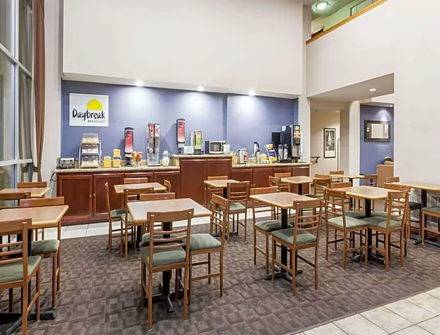 Days Inn by Wyndham Bakersfield hotel detail image 3