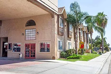 Super 8 by Wyndham Bakersfield South CA hotel hero