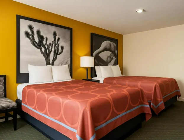 Super 8 by Wyndham Bakersfield South CA hotel detail image 4
