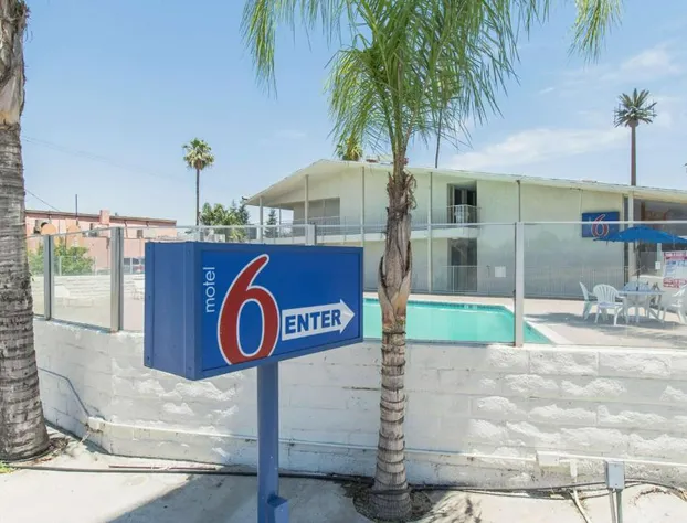 Motel 6 Bakersfield, CA - Central hotel detail image 2