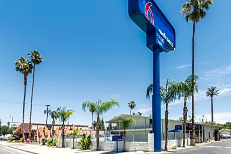 Motel 6 Bakersfield, CA - Central hotel detail image 2