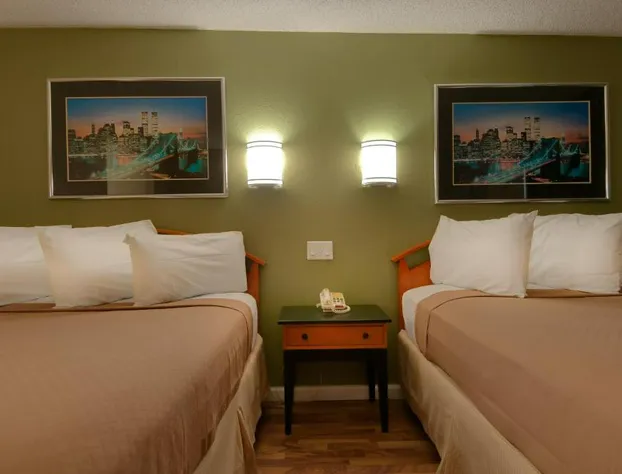 Vagabond Inn Bakersfield North hotel detail image 2