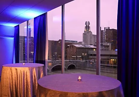 Radisson Rochester Riverside hotel detail image 3