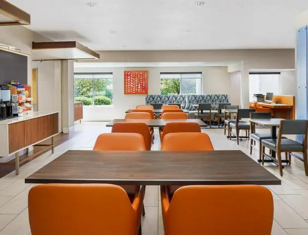 Holiday Inn Express Rochester NE- Irondequoit by IHG hotel detail image 4