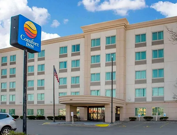 Comfort Inn West Rochester hotel detail image 3