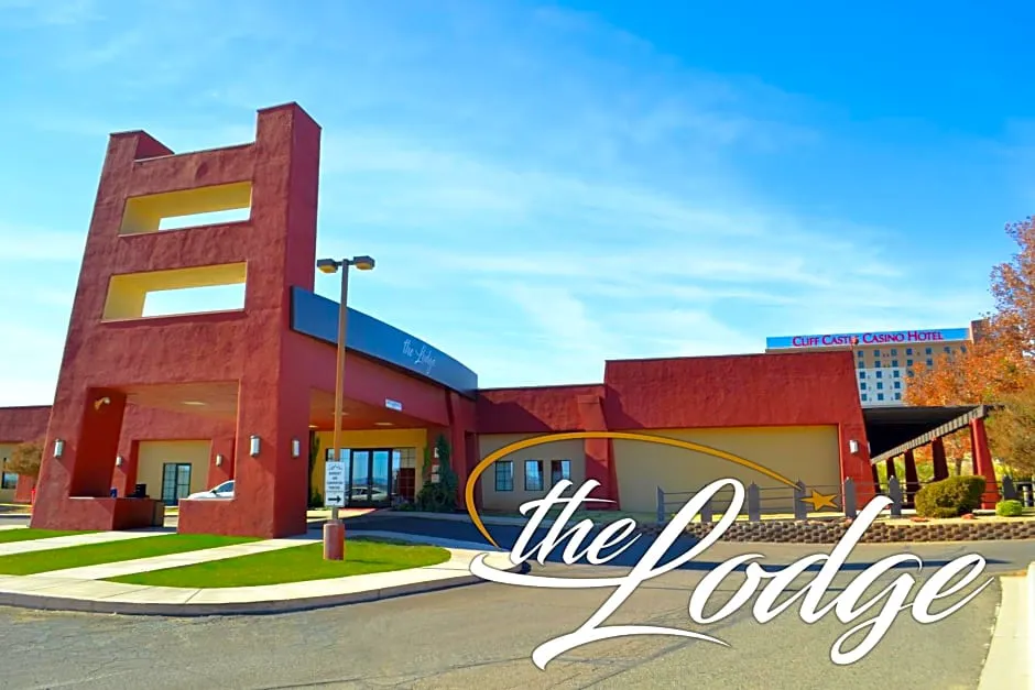The Lodge at Cliff Castle Casino hotel hero