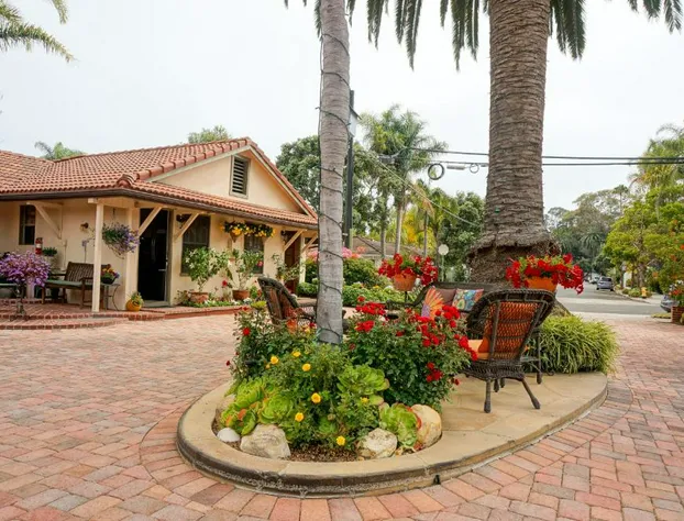 Harbor House Inn hotel detail image 2