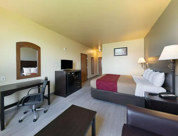 Econo Lodge Inn & Suites Bridgeport hotel detail image 4