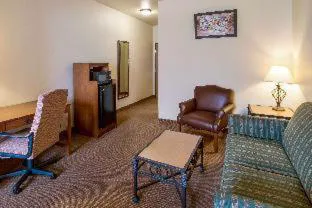 Econo Lodge Inn & Suites Bridgeport hotel detail image 3