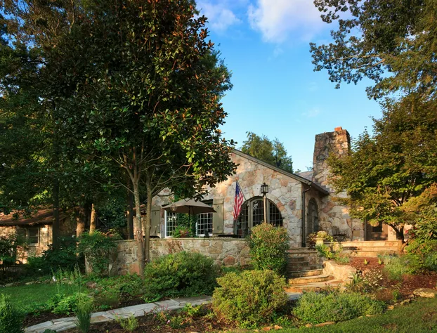 Chanticleer Inn Bed & Breakfast hotel detail image 1