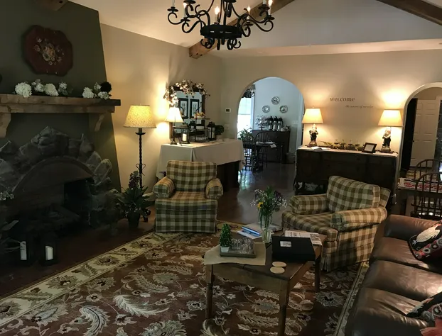Chanticleer Inn Bed & Breakfast hotel detail image 4