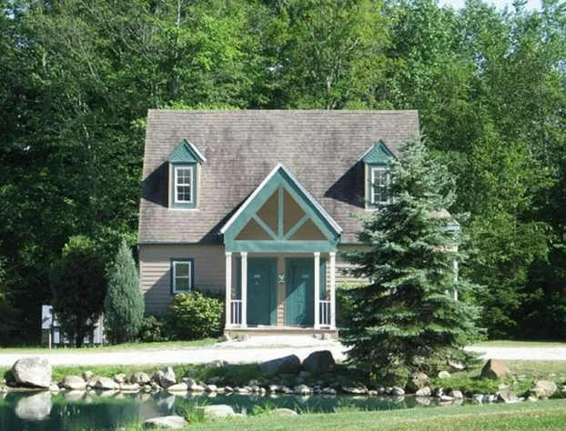 Spruce Hill Inn and Cottages hotel detail image 2