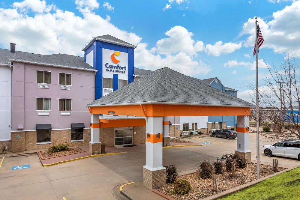 Comfort Inn & Suites Conway hotel hero