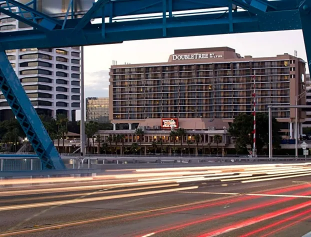 DoubleTree by Hilton Hotel Jacksonville Riverfront hotel detail image 1