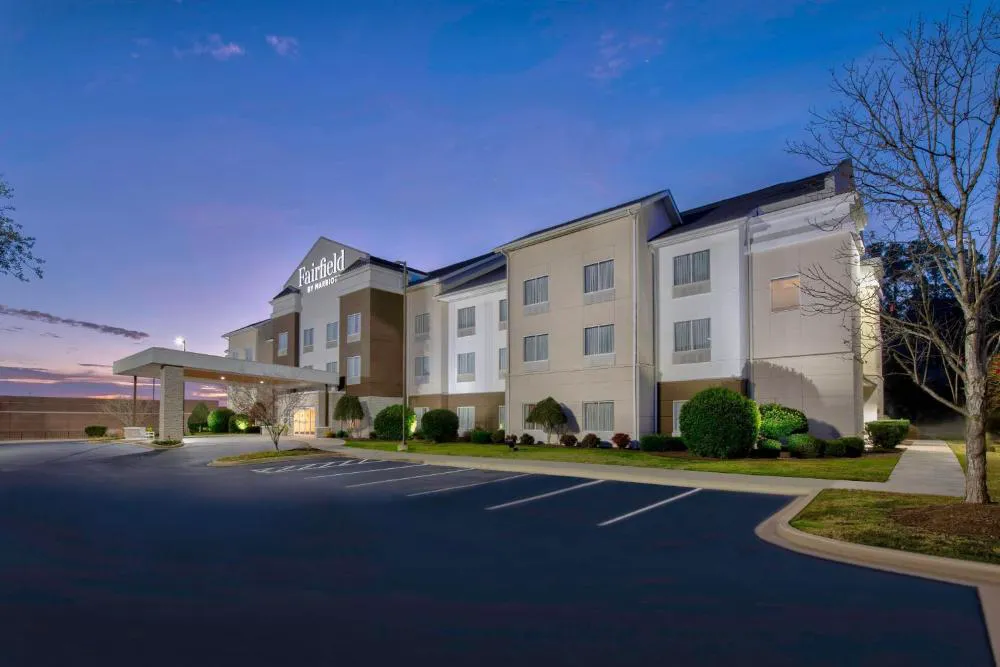 Fairfield Inn & Suites by Marriott Greenwood hotel hero