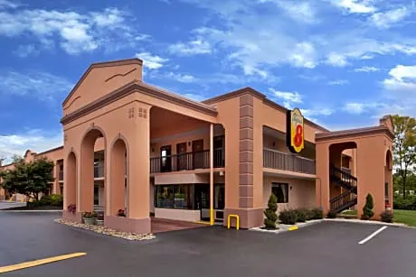 Super 8 by Wyndham Knoxville West/Farragut hotel detail image 2