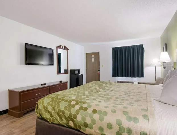 Econo Lodge Inn & Suites Knoxville East hotel detail image 1