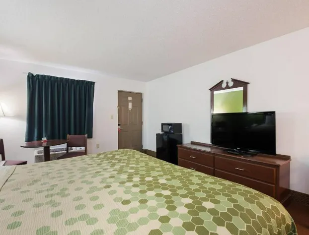 Econo Lodge Inn & Suites Knoxville East hotel detail image 2