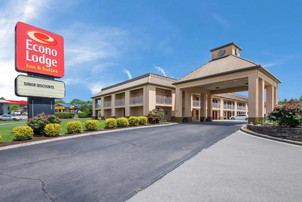 Econo Lodge Inn & Suites Knoxville East hotel hero