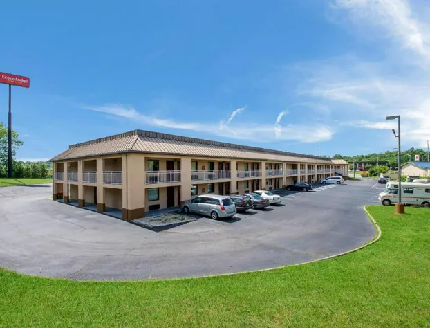 Econo Lodge Inn & Suites Knoxville East hotel detail image 2