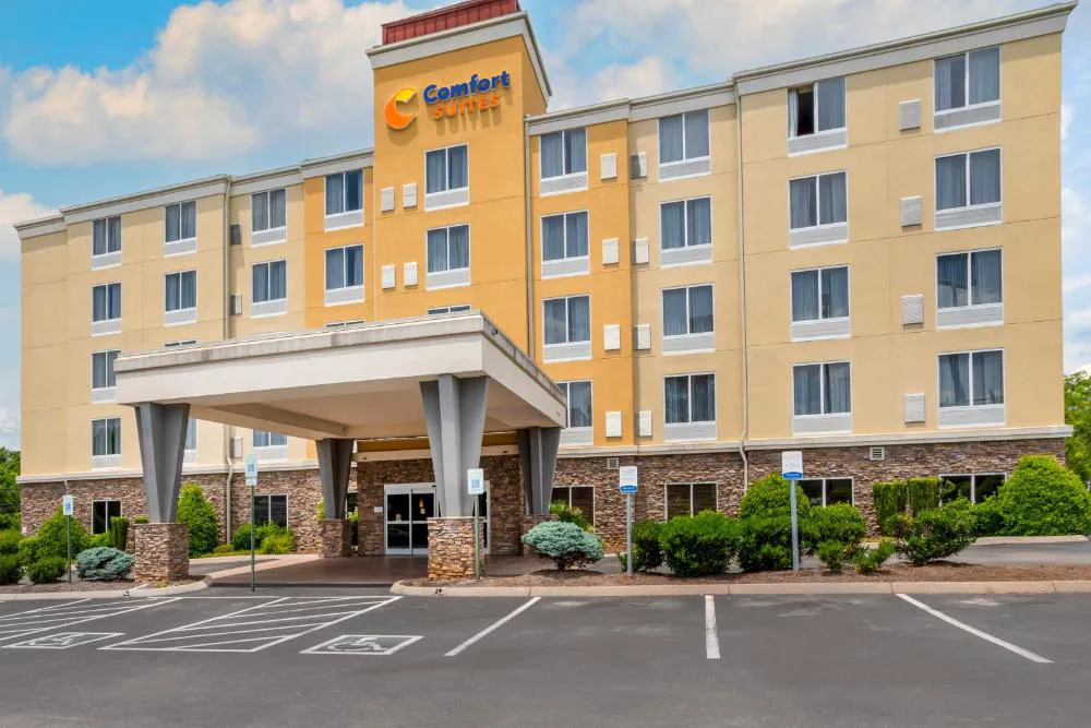 Comfort Suites Knoxville North hotel hero
