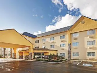 La Quinta Inn & Suites by Wyndham Knoxville Airport hotel detail image 1