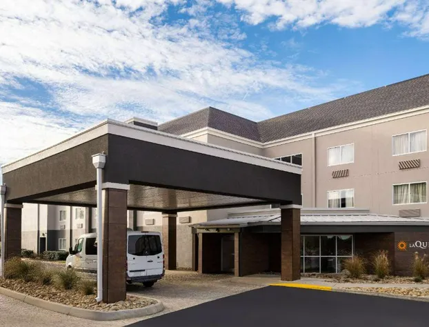 La Quinta Inn & Suites by Wyndham Knoxville Airport hotel detail image 2