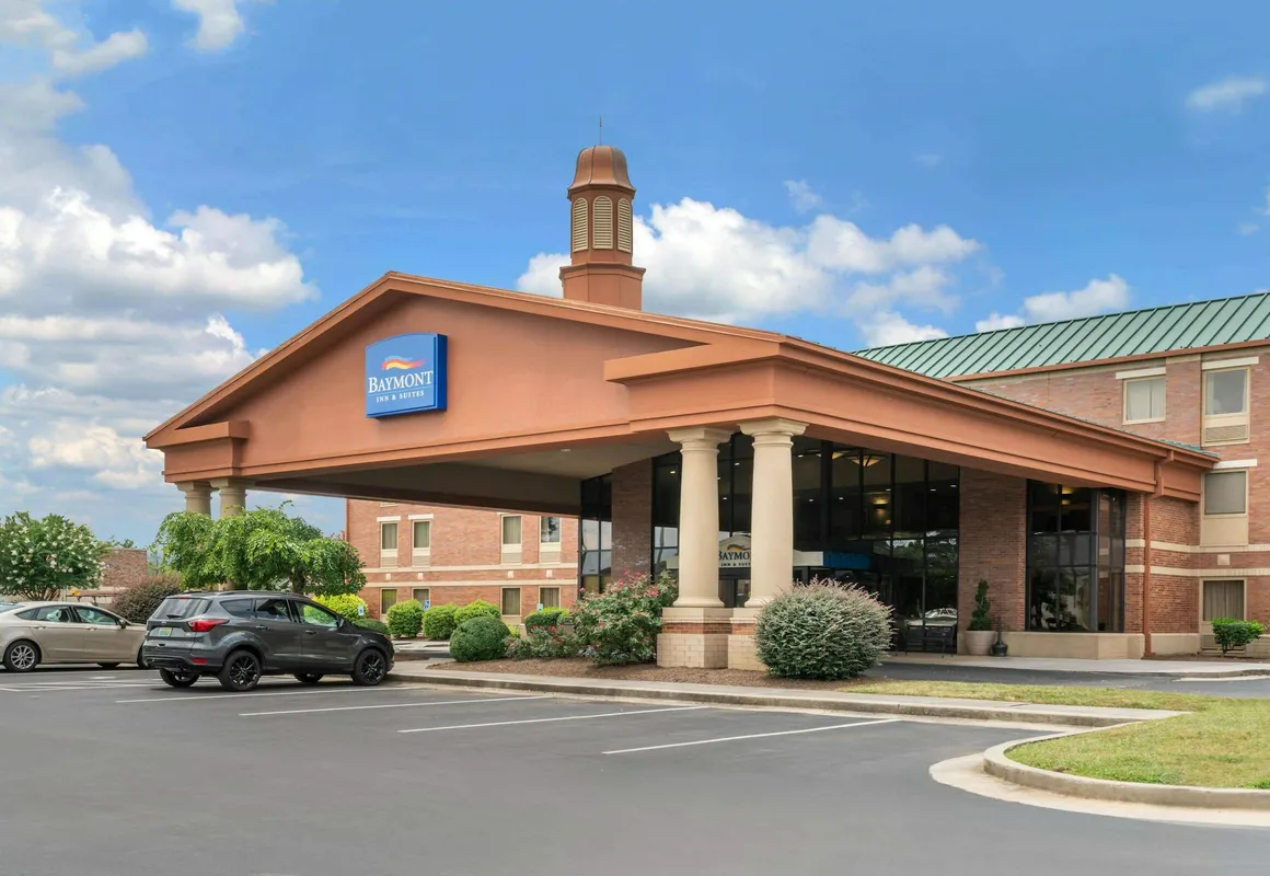 Baymont by Wyndham Knoxville/Cedar Bluff hotel hero