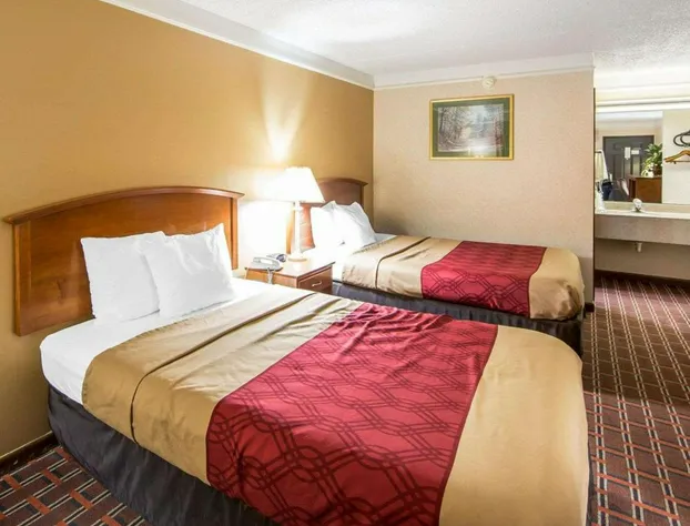 Econo Lodge Knoxville North hotel detail image 4