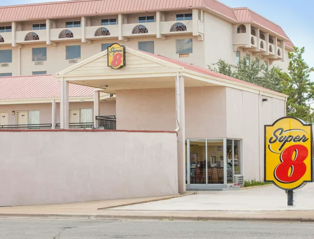 Super 8 by Wyndham Lubbock Civic Center North hotel detail image 1