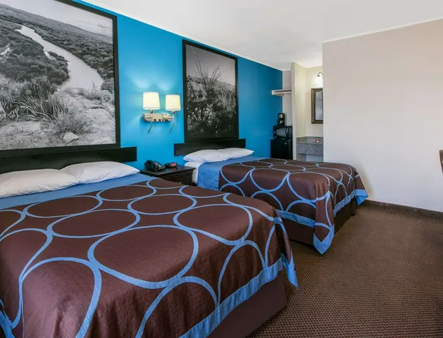 Super 8 by Wyndham Lubbock Civic Center North hotel detail image 4