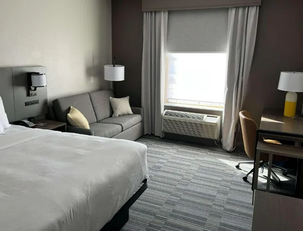 Comfort Inn & Suites hotel detail image 1