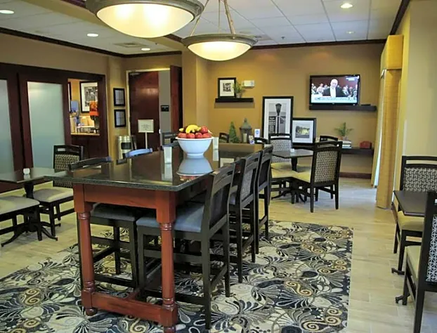 Hampton Inn Clinton hotel detail image 2
