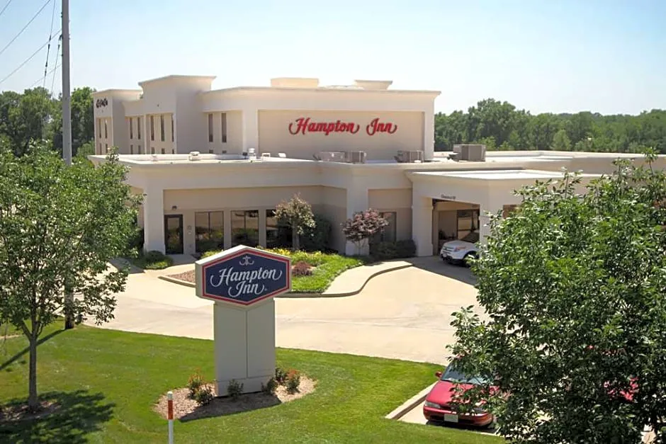 Hampton Inn Clinton hotel hero