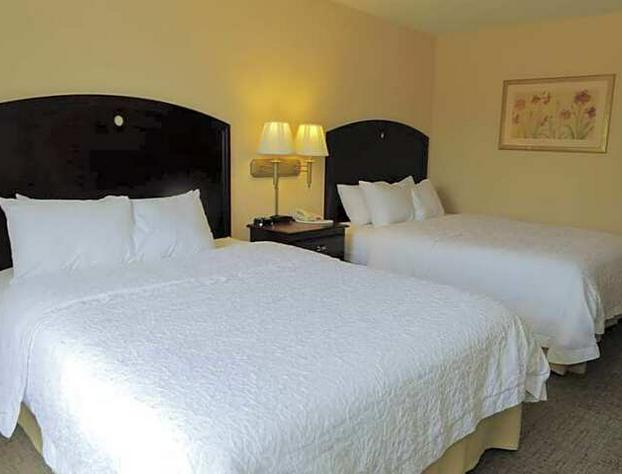 Hampton Inn Clinton hotel detail image 1