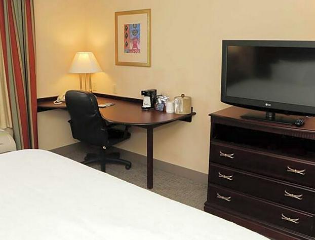 Hampton Inn Clinton hotel detail image 4