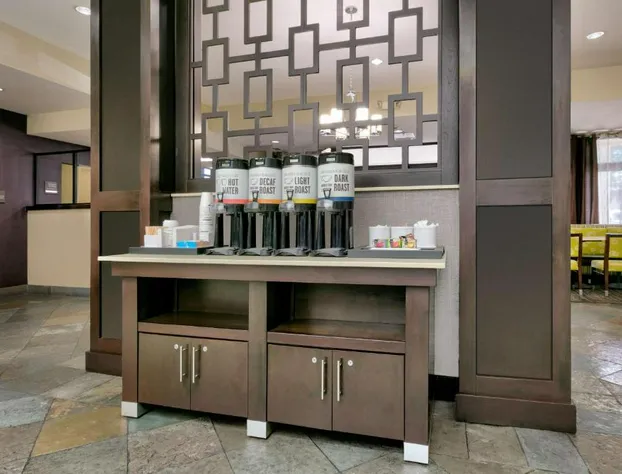 Hampton Inn Santa Cruz hotel detail image 3