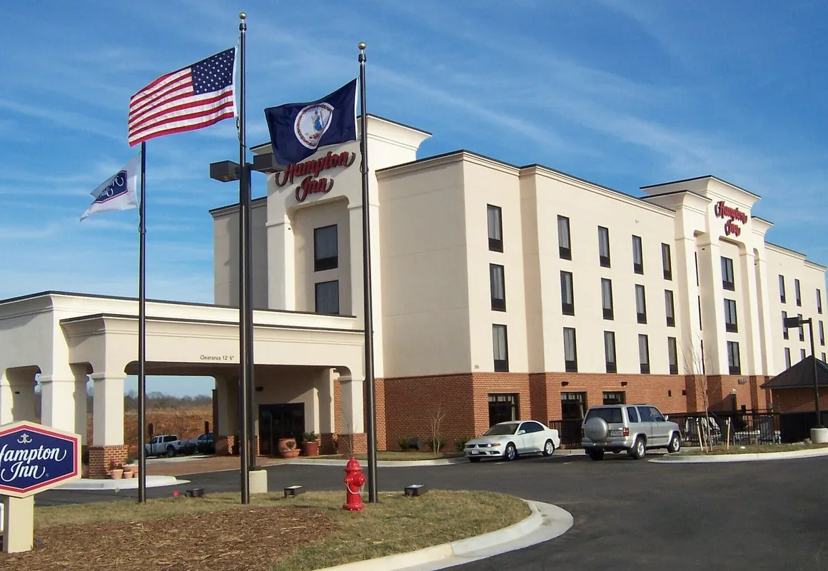 Hampton Inn Farmville, VA hotel hero