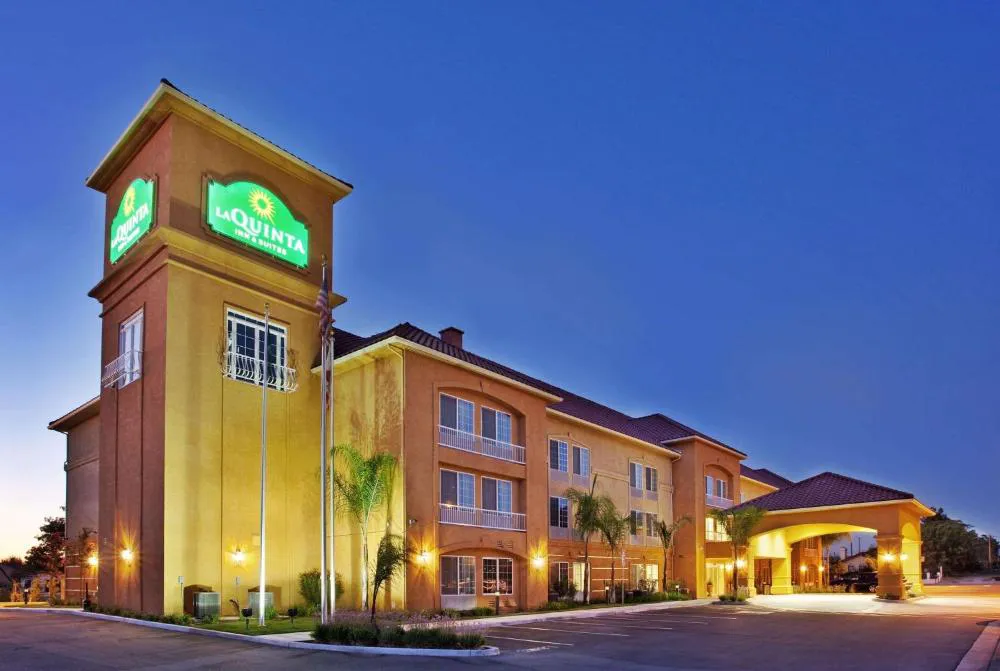 La Quinta Inn & Suites by Wyndham Fowler hotel hero