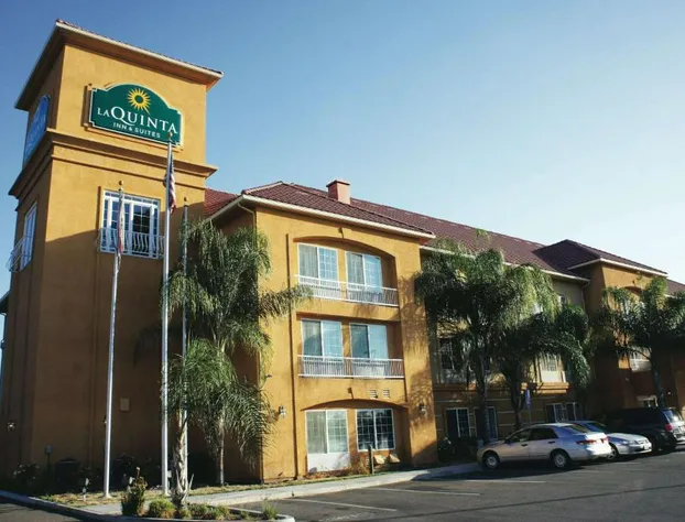 La Quinta Inn & Suites by Wyndham Fowler hotel detail image 3