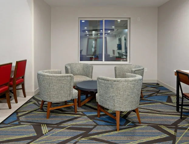 Holiday Inn Express Hotel & Suites Fresno South by IHG hotel detail image 3